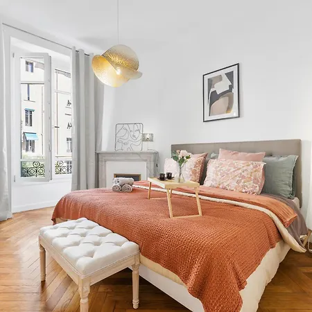 Renting - Joffre - Luxurious Haussmannian 180m2 4 Bedrooms * Nice