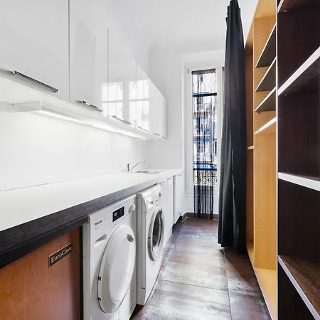 Renting - Joffre - Luxurious Haussmannian 180m2 4 Bedrooms
