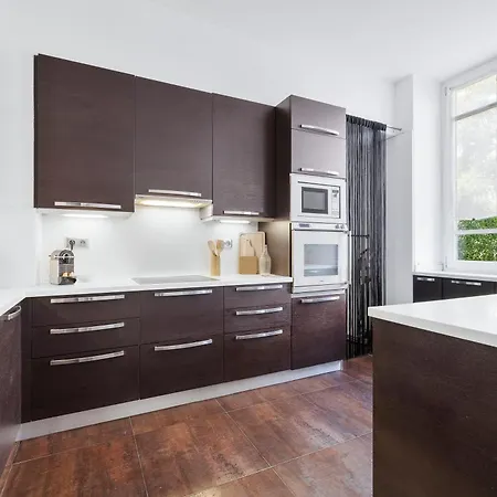 Renting - Joffre - Luxurious Haussmannian 180m2 4 Bedrooms *