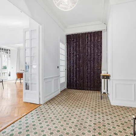 Renting - Joffre - Luxurious Haussmannian 180m2 4 Bedrooms Lejlighed Nice