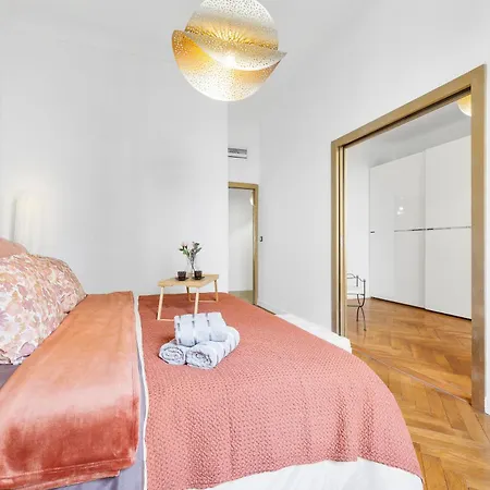 Lejlighed Renting - Joffre - Luxurious Haussmannian 180m2 4 Bedrooms *